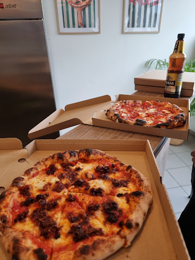 Pizza Amore