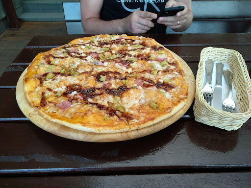 Biržų pica, picerija.